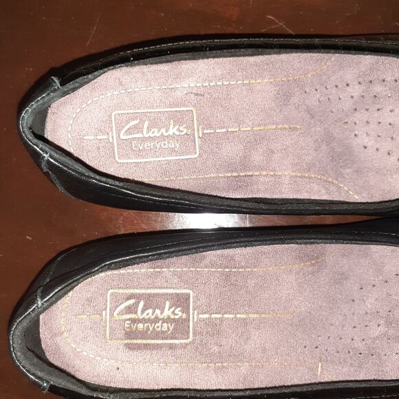 Clarks Shoes Black Leather Low Heel Slip-On Comfort Shoes 8 W Wide 83060 Career - Picture 7 of 12